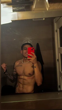 OnlyFans account  yanpi_106 header 2