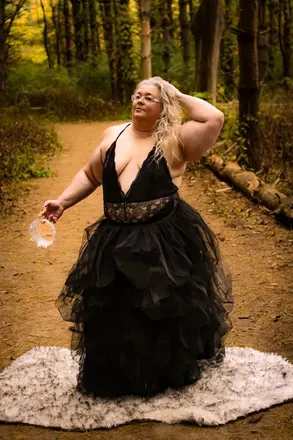 OnlyFans account  lonelytruckerswife2014 avatar 1