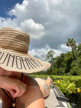 OnlyFans cuenta river-voyeur header 2