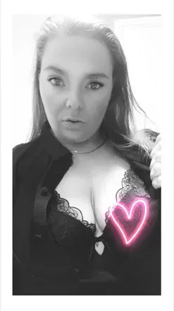 OnlyFans account  theuntamedwifexvip header 2