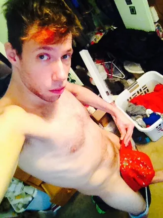 OnlyFans cuenta dougthexhibitionist header 2