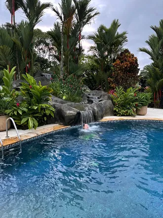 OnlyFans account  somosdoschicos header 2