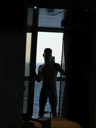 OnlyFans cuenta leotwinkes header 2