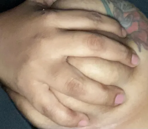 OnlyFans cuenta titties_c header 2