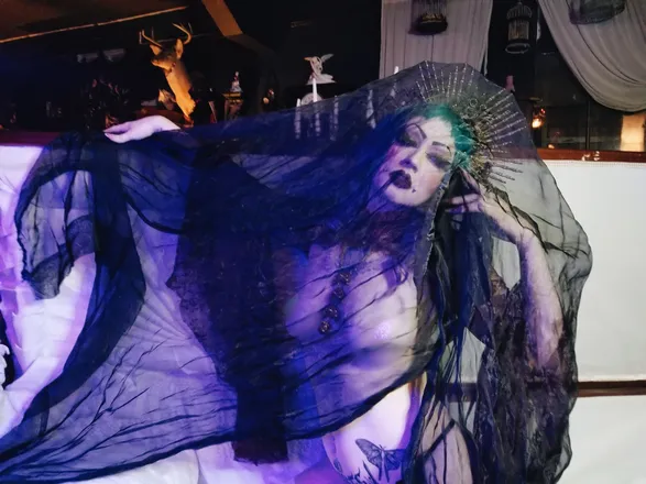 OnlyFans cuenta darlingfaeblood header 2