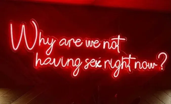 OnlyFans cuenta notsosombersarah header 2