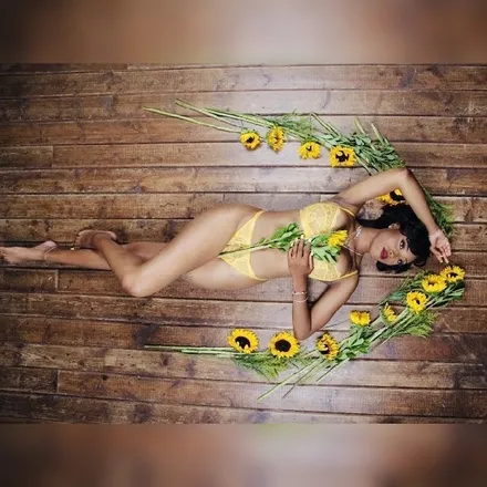 OnlyFans cuenta amazonianannie header 2