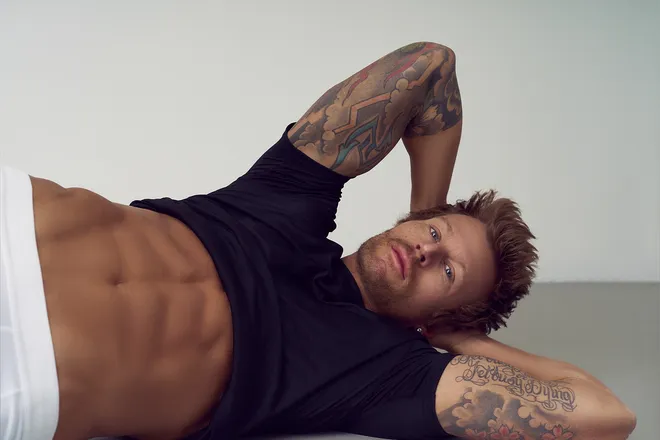 OnlyFans account  mainzz header 2