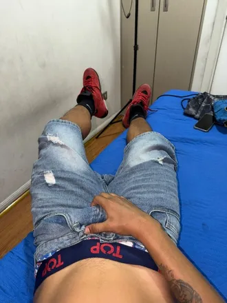 OnlyFans account  flowsutroo header 2