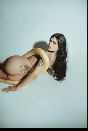 OnlyFans account  carmxhate header 2