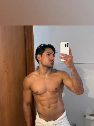 OnlyFans account  axelfitboy header 2