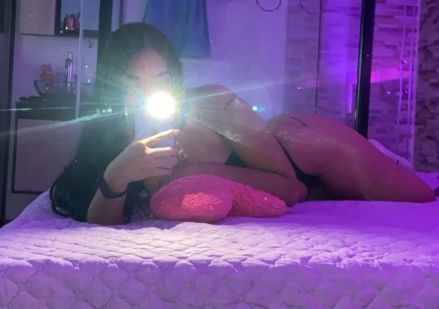 OnlyFans cuenta elannie2442 header 2