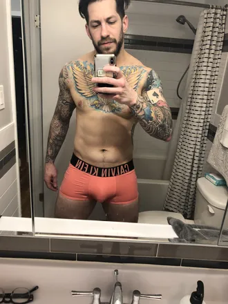 OnlyFans cuenta mikeyvegas007 header 2