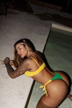 OnlyFans account  gabitamiris header 2