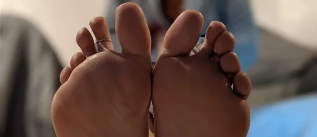 OnlyFans cuenta toehoe_123 header 2