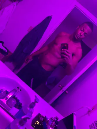OnlyFans account  flexondescakes header 2