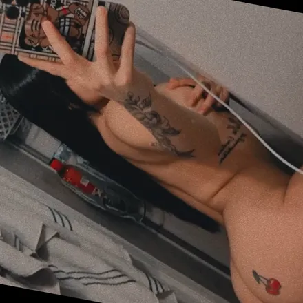 OnlyFans cuenta aliaas_vega header 2