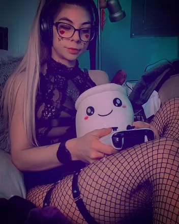OnlyFans account  daddyslittlebaby.xo header 2