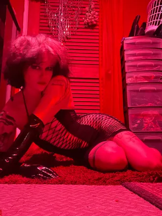 OnlyFans cuenta fire4skunk header 2
