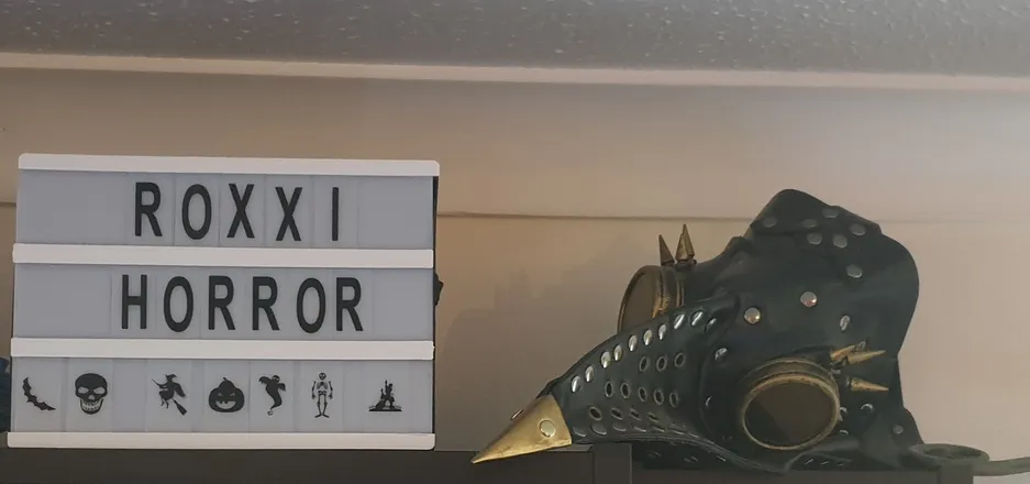OnlyFans cuenta roxxihorror header 2