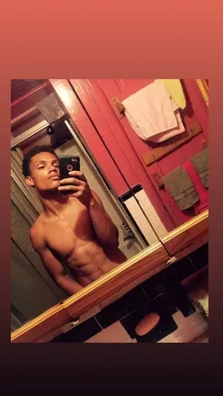OnlyFans account  nastylightskin4eva avatar 1