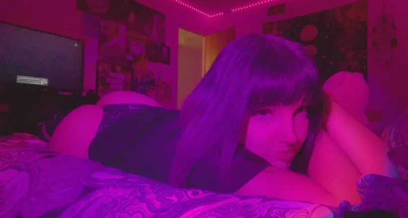 OnlyFans cuenta prettypuxxi header 2