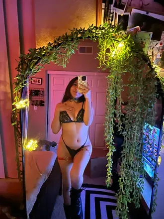 OnlyFans account  jennnocturnal avatar 1