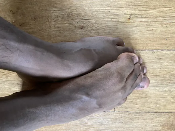 OnlyFans cuenta aromaticfeet header 2