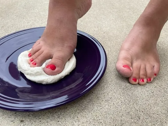 OnlyFans cuenta toesindoughs header 2