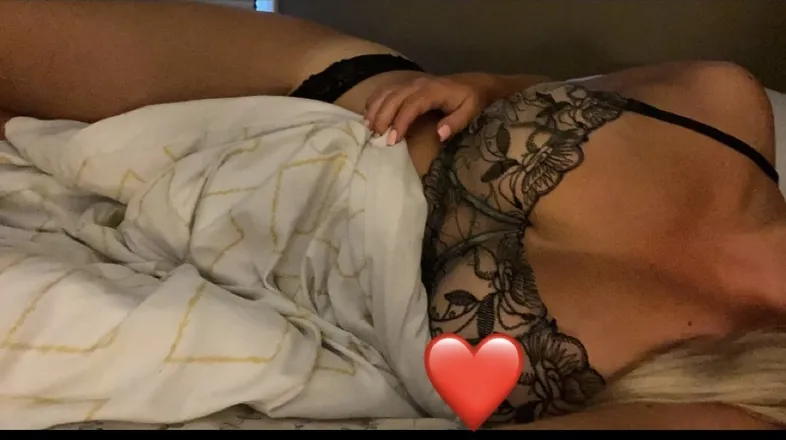 OnlyFans cuenta monathevamp header 2