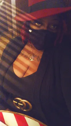 OnlyFans cuenta locsnkurves header 2