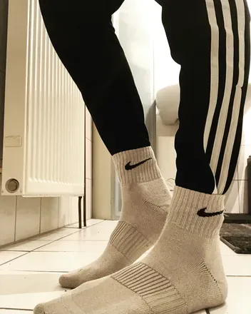 OnlyFans account  feets_socks header 2