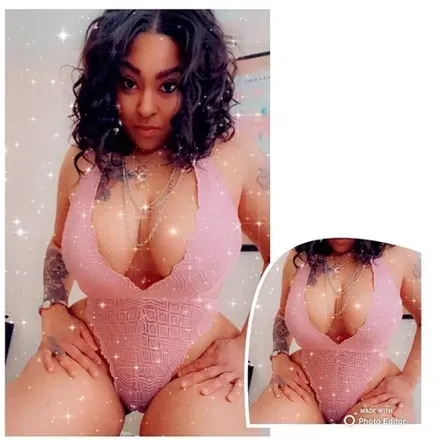 OnlyFans cuenta hilarymoet header 2