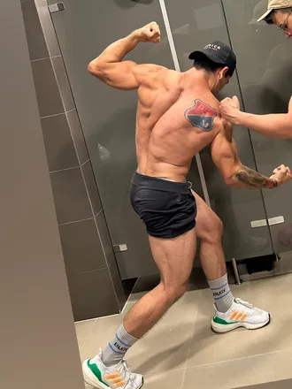 OnlyFans cuenta alevalencia header 2