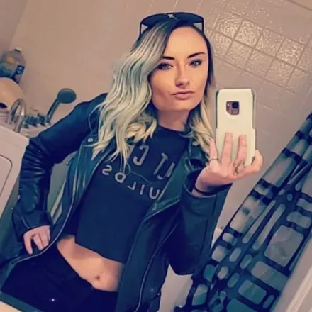OnlyFans cuenta petite_blonde_wife avatar 1