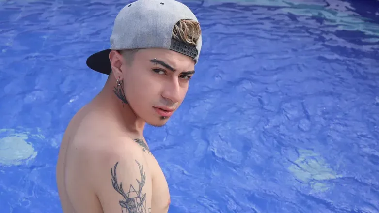 OnlyFans cuenta iamjuli64789076 header 2