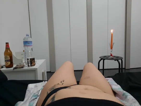 OnlyFans cuenta beatrixlowe99 header 2