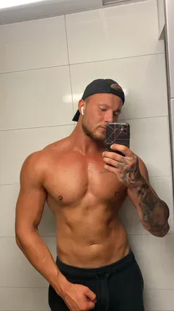 OnlyFans cuenta pipingr avatar 1