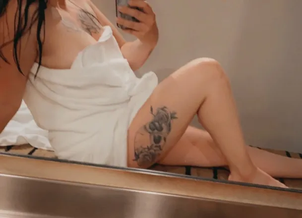 OnlyFans cuenta xxleighxx28 header 2