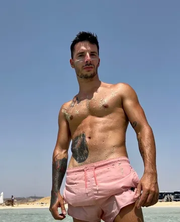 OnlyFans account  logan_space header 2