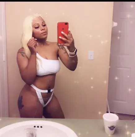 OnlyFans account  omonroe avatar 1