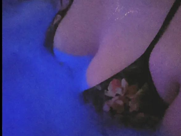 OnlyFans cuenta ameliaivory header 2