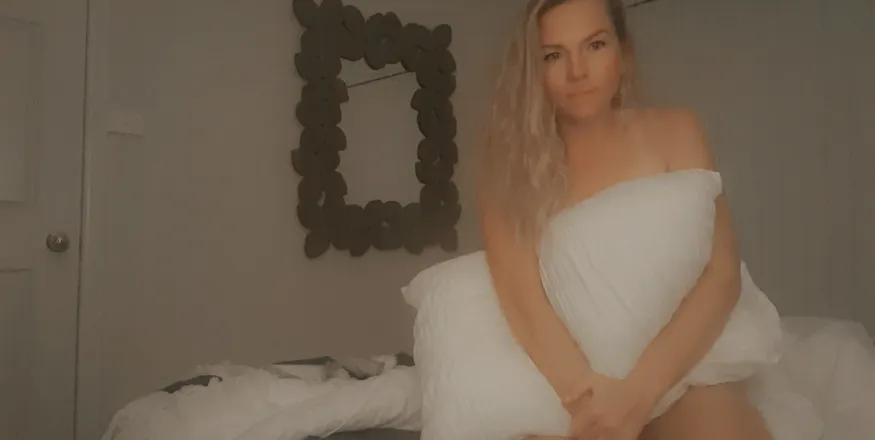 OnlyFans account  ittie_bittie_titties header 2