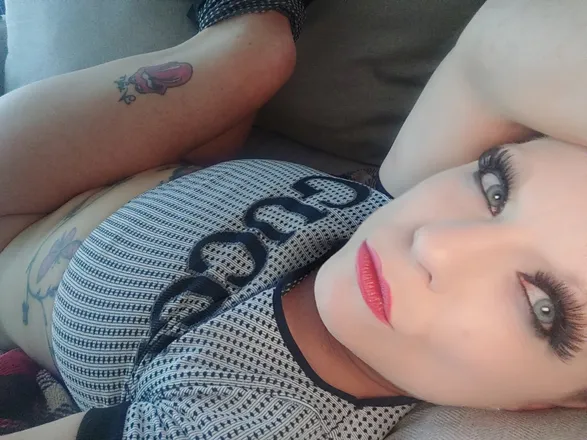 OnlyFans cuenta bangnbettie header 2