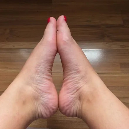 OnlyFans cuenta prettytoesgiulia header 2