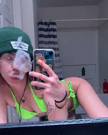 OnlyFans cuenta houseofleaves710 header 2