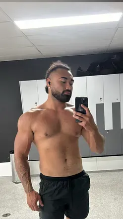 OnlyFans account  levzzz avatar 1