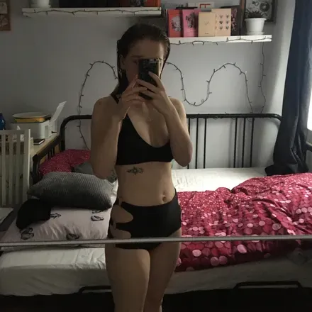OnlyFans cuenta yourcmia avatar 1