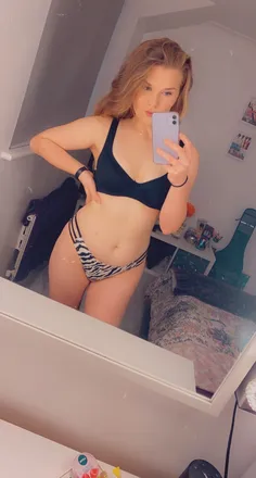 OnlyFans cuenta travelbee104 avatar 1