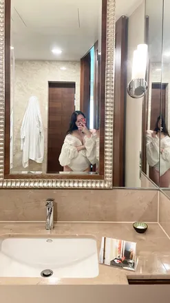 OnlyFans cuenta queen_misato header 2